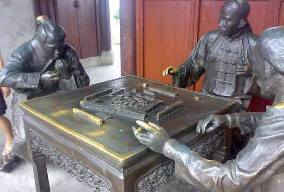 风靡街头巷尾的麻将是谁发明的？是国外传入还是本土国粹？