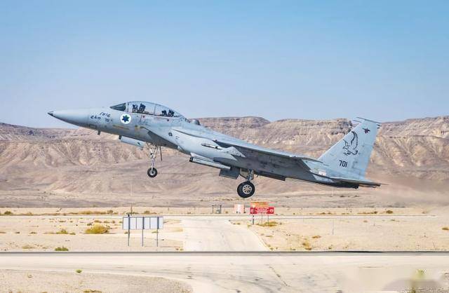 F-15EX 战机交易成焦点，特朗普中东之行或引爆军备热潮