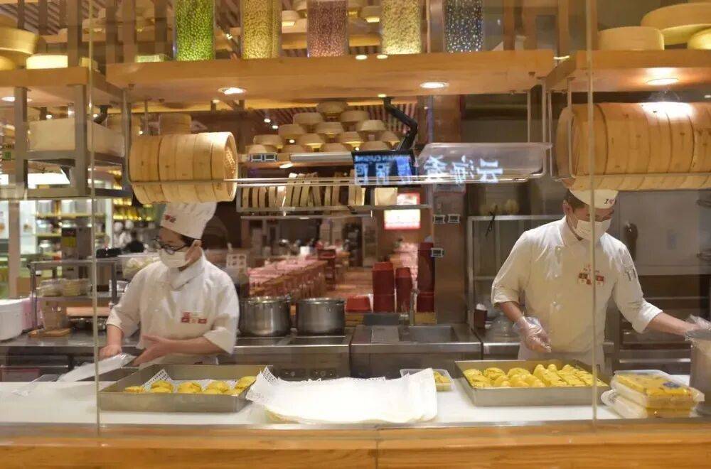 21元一个“冻馒头”罗永浩都嫌贵,于东来为什么支持西贝?